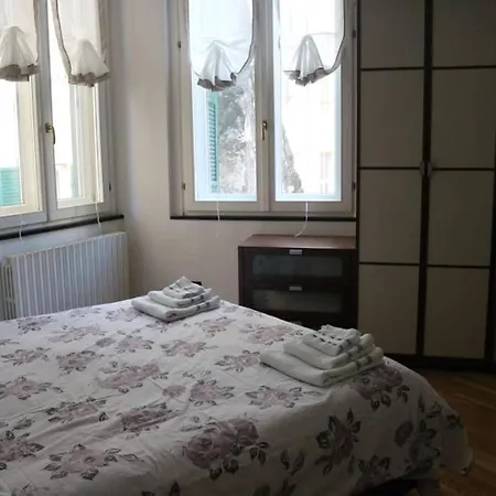 Guesthero - City Center Apartment *